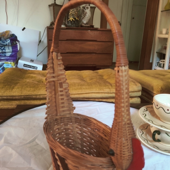 Charming Woven Chicken Basket with Handle - Picture 8 of 9